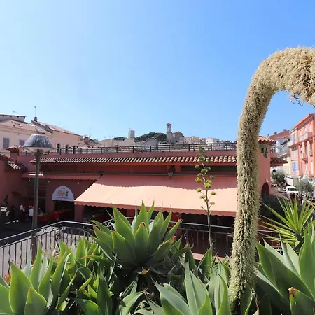 Apartmán Charming 2-Bedroom Apartment With Quality Amenities In Old Cannes
