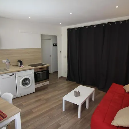 Charming 2-Bedroom Apartment With Quality Amenities In Old Cannes * Cannes