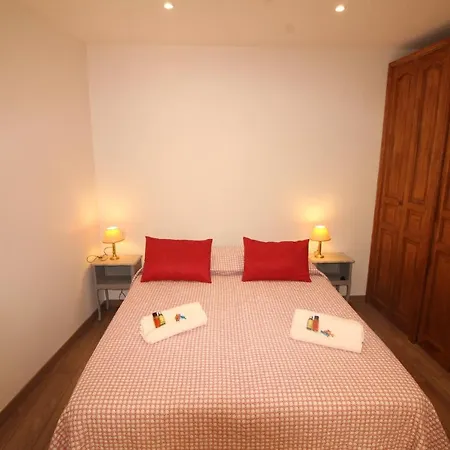 Charming 2-Bedroom Apartment With Quality Amenities In Old Cannes Apartmán *